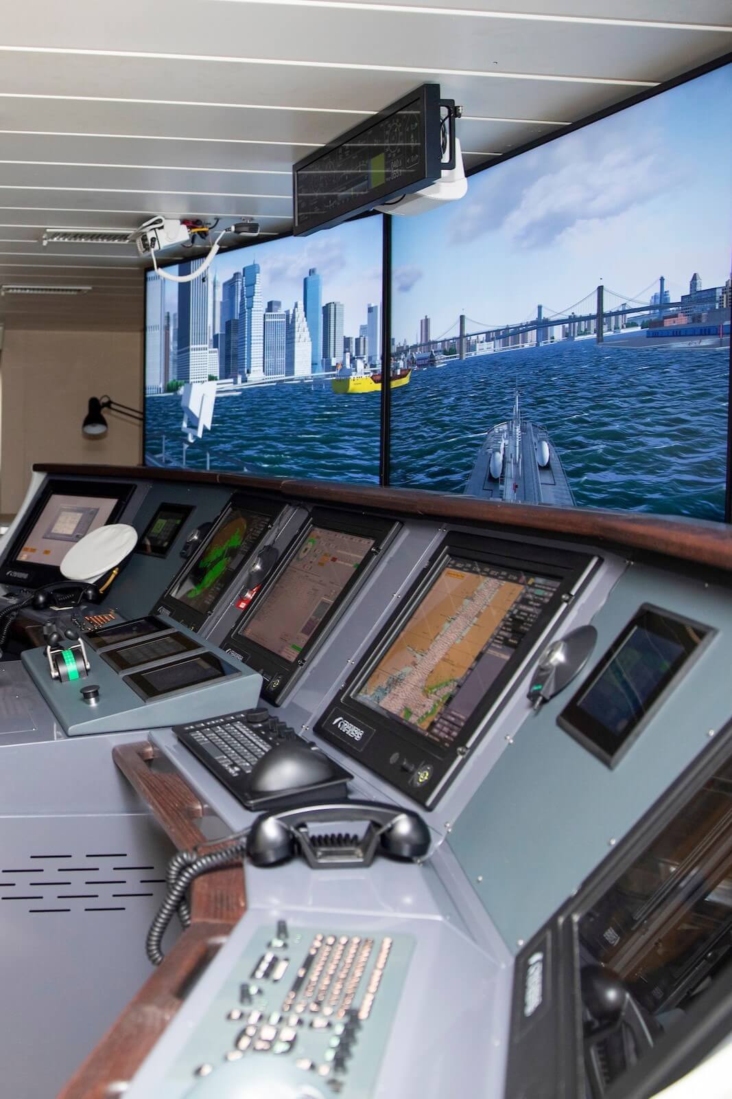 bridge simulator with image of New York City Harbor