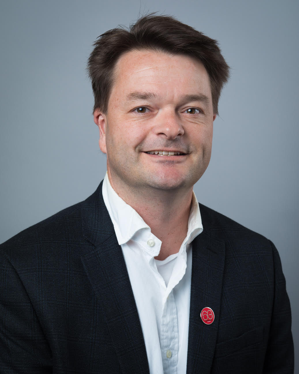 Dr.  Erik Helgren